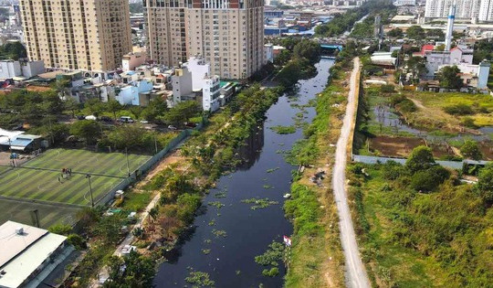 Dự án cải tạo kênh dài nhất TP. HCM chậm trễ, hàng loạt nhà thầu bị xử phạt hành chính