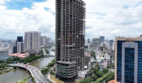 Tòa nhà chọc trời từng kỳ vọng cao thứ 3 Việt Nam: ‘Trơ xương’ sau gần 20 năm, tận dụng thành bãi giữ xe ‘bất đắc dĩ’