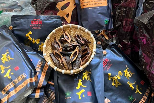 Nhập khẩu tăng gấp 14 lần, kẹo cau Trung Quốc giá 3 triệu đồng/kg tràn chợ Việt