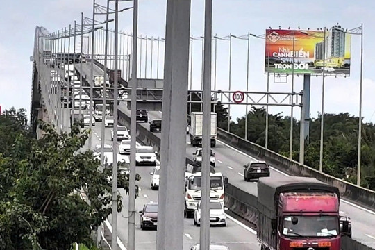 Vì sao hạn chế 'tốc độ 60km/h' ở đoạn cầu dài nhất cao tốc TPHCM - Long Thành?