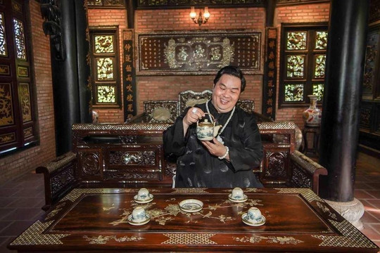Nam nghệ sĩ hài chuẩn bị thi Tiến sĩ ở tuổi U60: Rao bán biệt phủ cổ trăm tỷ, rộng 1.600m2, xây khu nghỉ dưỡng 10.000m2 ở Đà Lạt