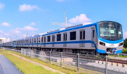 Sau 15 năm, tuyến đường sắt 'mắc kẹt' lâu nhất TP. HCM chính thức chạm mốc lịch sử