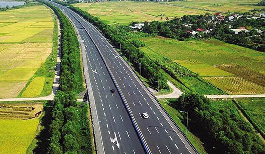 Đề xuất thu phí tuyến cao tốc hơn 2.000km chạy dọc cả nước từ năm 2026