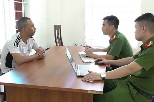 Khám xét nơi ở, bắt ‘công an’ Vũ Anh Tuấn