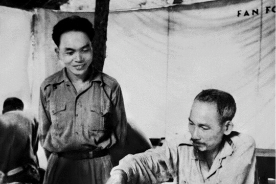 Nhà báo đầu tiên mang hàm Đại tướng của Việt Nam: 16 tuổi vào nghề, được đích thân Bác Hồ dạy làm báo