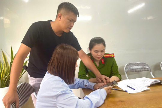 Chị T. định ‘chi’ 500 triệu đồng để rút tiền đầu tư, công an lập tức ngăn chặn