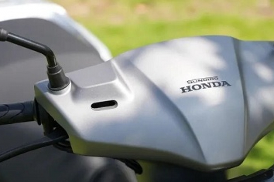 Honda vừa mở bán 'xe ga quốc dân' 125cc mới: Trang bị 'xịn' không kém Air Blade, giá siêu mềm