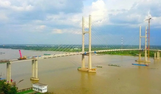 Cây cầu gần 7.000 tỷ, cách cầu dây văng đầu tiên do Việt Nam thiết kế 3,8km sắp hoàn thành