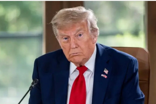 Ông Trump yêu cầu máy bay Israel mang bom quay về nước