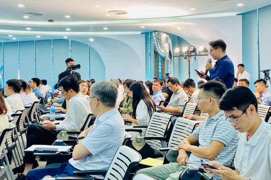 Vietnam Airlines (HVN): Vừa tái cơ cấu, vừa cạnh tranh với hơn 50 đối thủ lớn trên bầu trời