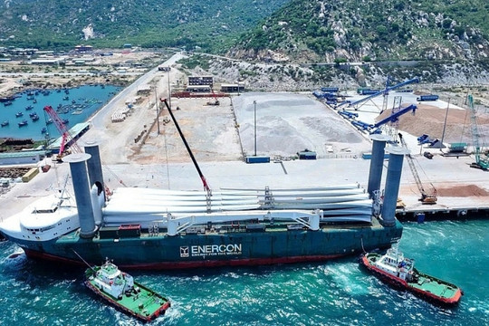 Trung Nam Group đón tàu siêu trọng Đức tại cảng 5.600 tỷ, mở đường hiện thực hóa Quy hoạch điện VIII