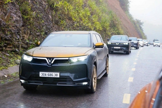Bán chiếc xe sang của Đức chuyển sang mua VinFast VF 9, doanh nhân trẻ lần đầu tuyên bố về trải nghiệm lái, không ngại vạch rõ chi phí bảo dưỡng