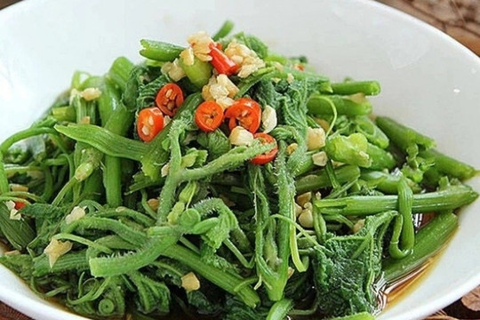 Loại rau được ví như ‘nhân sâm nhà nghèo’, Đông Y gọi là bài thuốc tốt cho gan: Giá chỉ 8.000 đồng/1 bó