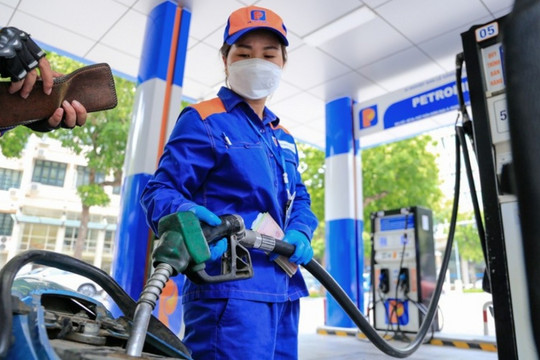 Bộ Công Thương vừa ra quyết định mới trong điều hành giá xăng dầu