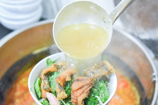 Rót 300 triệu đầu tư bán bún cá, chủ quán 'trắng tay' sau 2 tháng