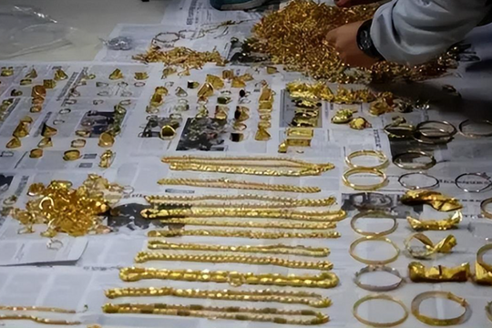 Thu giữ 10 siêu xe, tiền mặt, túi hiệu cùng nhiều bất động sản của giám đốc biển thủ 182 tỷ đồng