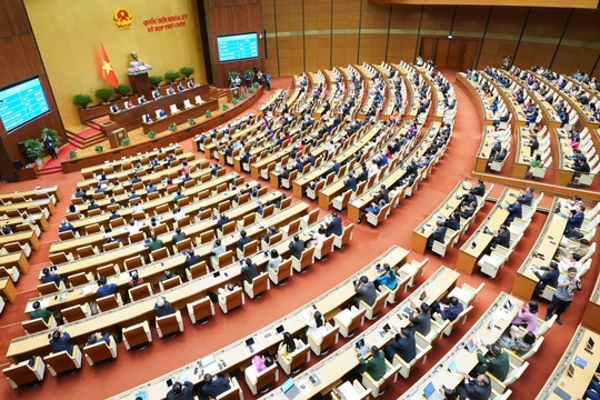 Những quyết sách lịch sử trong ‘kỳ họp lịch sử’