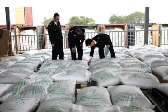 Triệt phá đường dây buôn lậu 2.803 tấn gạo trị giá hơn 107 tỷ đồng, tiêu hủy toàn bộ sản phẩm