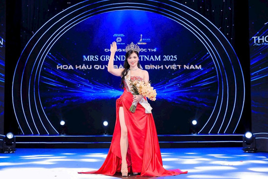 Nữ Thạc sĩ vừa đăng quang hoa hậu, đang công tác tại Bộ Khoa học và Công nghệ, chồng từng là một trong ba Giáo sư trẻ nhất Việt Nam