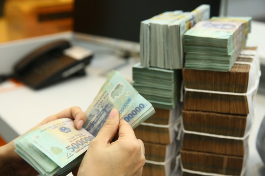 Lãi suất liên ngân hàng tăng gấp 4 lần, Ngân hàng Nhà bước bơm hơn 90.000 tỷ chỉ trong 1 tuần