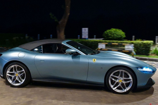 Siêu xe Ferrari Roma Spider thứ hai xuất hiện tại Việt Nam, giá lăn bánh hơn 20 tỷ đồng
