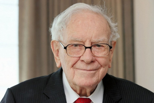 Warren Buffett chỉ ra 5 khoản chi tiêu khiến người nghèo mãi không giàu