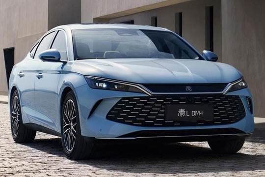 Vừa mở bán mẫu sedan đẹp hơn Toyota Camry nhưng giá chỉ 480 triệu: Thoải mái lựa chọn động cơ, tiện nghi ‘đỉnh chóp’
