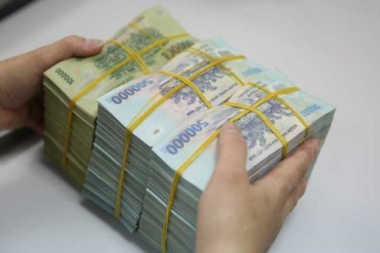 Người dân gửi tiết kiệm kỷ lục hơn 7,5 triệu tỷ đồng vào ngân hàng