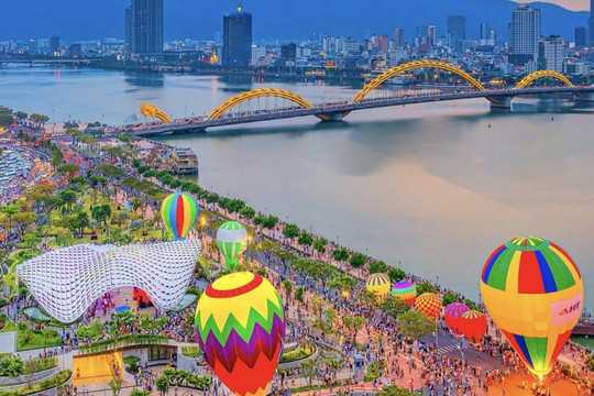 Thành phố đang sống nhất Việt Nam đón gần 1,2 triệu lượt khách chỉ trong 1 tháng diễn ra lễ hội pháo hoa