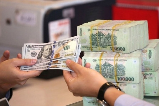 Vì sao USD suy yếu mạnh nhưng VND vẫn mất giá gần 3%? NHNN lên tiếng giải thích