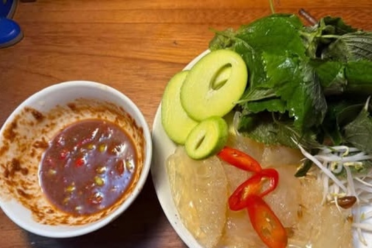 Chỉ 50.000 đồng, đặc sản Thanh Hóa làm thực khách nhớ mãi vì nước chấm 'độc nhất vô nhị'