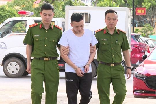 Khám xét nơi ở, tạm giữ hình sự con nuôi Tuấn ‘Thần Đèn’