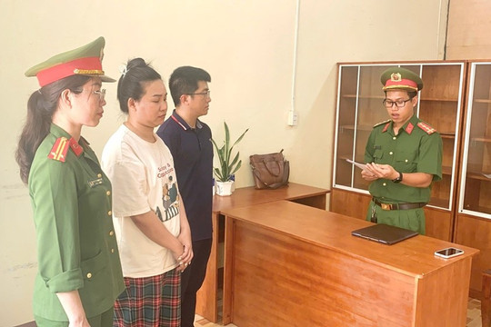 Bắt nhân viên giao hàng Nguyễn Thị Hồng Ngọc