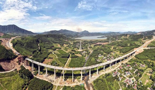 Chỉ 1 tháng nữa, miền Trung cùng lúc đón 3 đoạn cao tốc nghìn tỷ