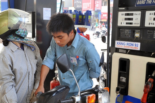Giá xăng dầu tăng trở lại, dầu diesel có mức tăng cao nhất