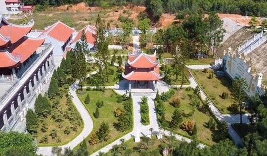 Nhà thờ tổ lớn nhất Việt Nam: Địa thế ‘lưng tựa núi, mặt nhìn sông’, có đóng góp của lãnh đạo Novaland, FPT, Xuân Trường
