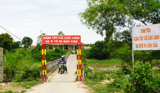 Cây cầu hơn 30 năm tuổi tại tỉnh hẹp nhất Việt Nam nguy cơ đổ sập