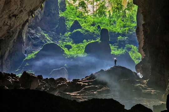 ‘Siêu’ hang động lớn nhất thế giới của Việt Nam được tạp chí nước ngoài ca ngợi là ‘kỳ quan thiên nhiên siêu thực’