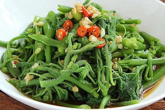 Ở chợ Việt bán đầy một loại rau chỉ vài nghìn đồng nhưng bổ dưỡng chẳng kém 'nhân sâm' ít ai để ý