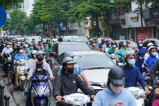 Hà Nội sắp dừng xe máy xăng trong vành đai 1: Cần gì, được gì?