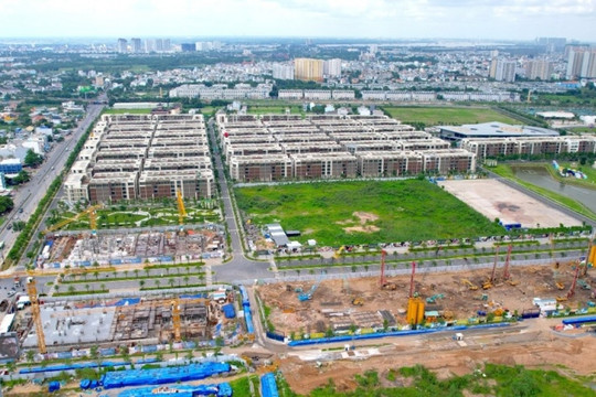 Thị trường địa ốc TP.HCM: Nguồn cung hạn chế, giá nhà vẫn 'tăng đều'
