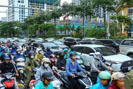 Phân làn xe máy, ô tô có theo vết xe đổ?