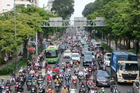 TPHCM chuyển đổi xe xăng sang xe điện như thế nào?
