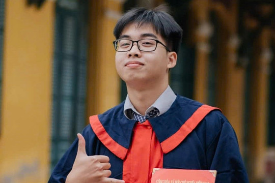 Thủ khoa kép toàn quốc khối A01 và D01 lộ diện