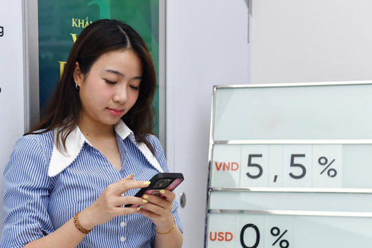 Lãi suất ngân hàng hôm nay 17/7/2025: Thưởng đến 0,2%/năm cho người gửi tiền