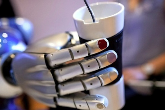 Trung Quốc thúc đẩy tham vọng: Mỗi gia đình một 'quản gia' robot
