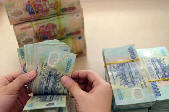 Tín dụng 'nở rộ' vào bất động sản