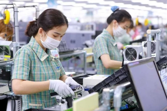 Xuất khẩu tăng mạnh, nhóm hàng công nghệ cao gây bất ngờ