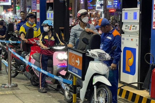 Từ tháng 8/2025, sẽ bán loại xăng mới, người dân tại TP Hồ Chí Minh và Hà Nội nên biết để mua và sử dụng