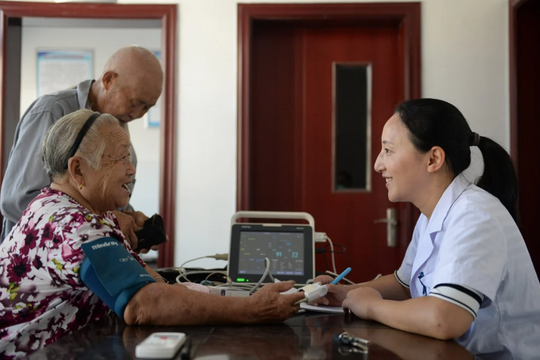 Hàng triệu người Trung Quốc từ bỏ BHYT quốc gia, chuyện gì đang xảy ra?